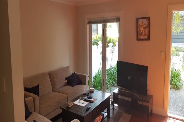 Photo of property in 10/43 Nairn Street, Mount Cook, Wellington, 6011