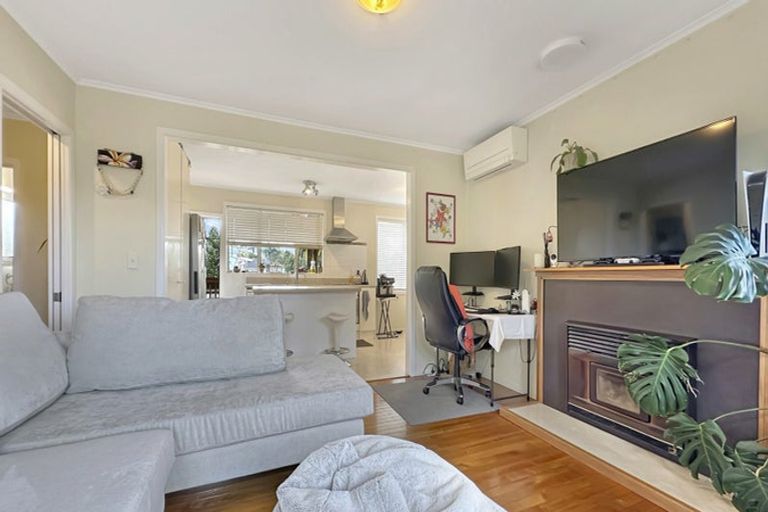 Photo of property in 36 Fairmount Road, Titirangi, Auckland, 0604