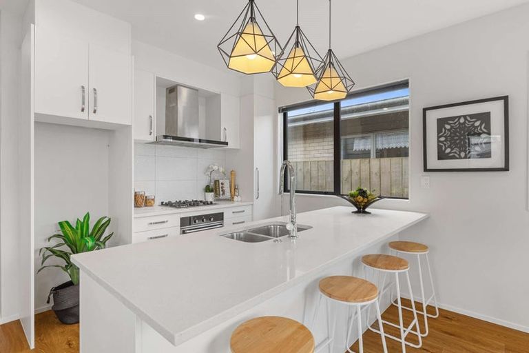 Photo of property in 7 O Ruamano Crescent, Pukekohe, 2120