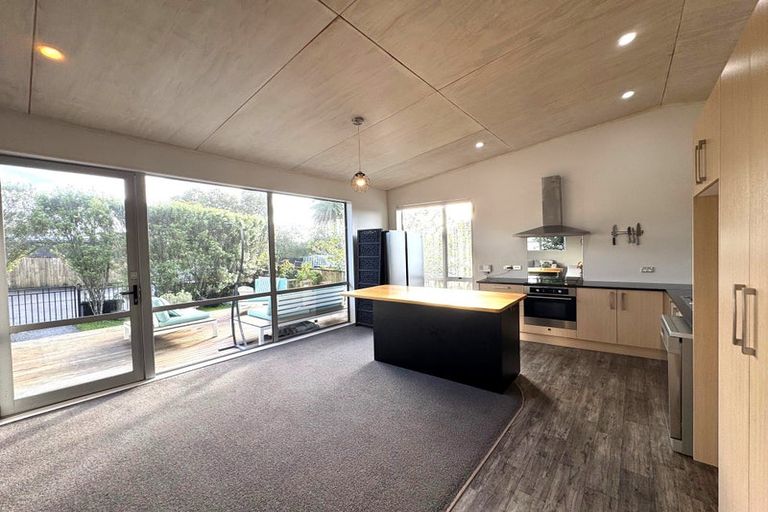 Photo of property in 39a Fairclough Road, Beach Haven, Auckland, 0626