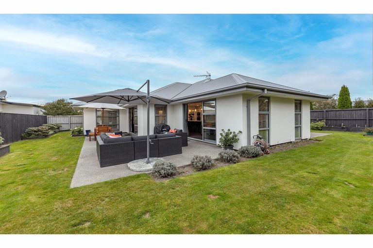 Photo of property in 7 Crown Close, Prebbleton, 7604