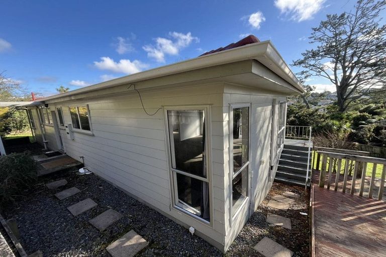Photo of property in 13 Adam Sunde Place, Glen Eden, Auckland, 0602