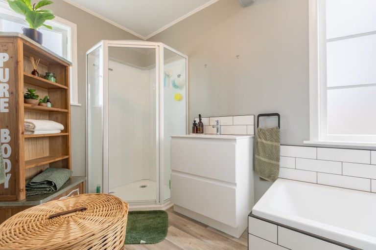 Photo of property in 6 Churchill Street, Waipukurau, 4200