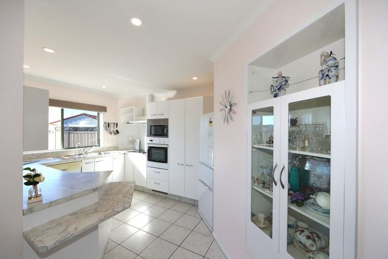 Photo of property in 6a Dules Walk, Taradale, Napier, 4112