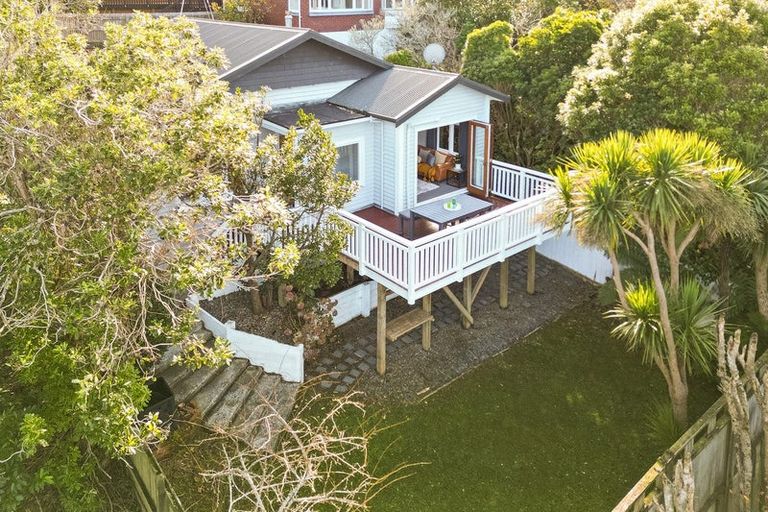 Photo of property in 23 Rothsay Road, Ngaio, Wellington, 6035