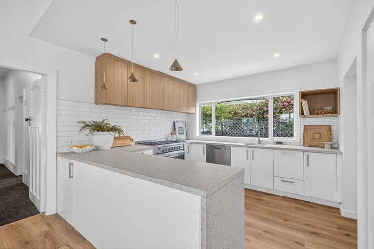 Photo of property in 209 Westminster Street, Mairehau, Christchurch, 8013