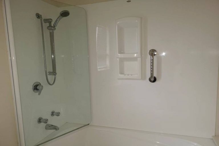 Photo of property in 22 Kaikoura Street, Henderson, Auckland, 0612