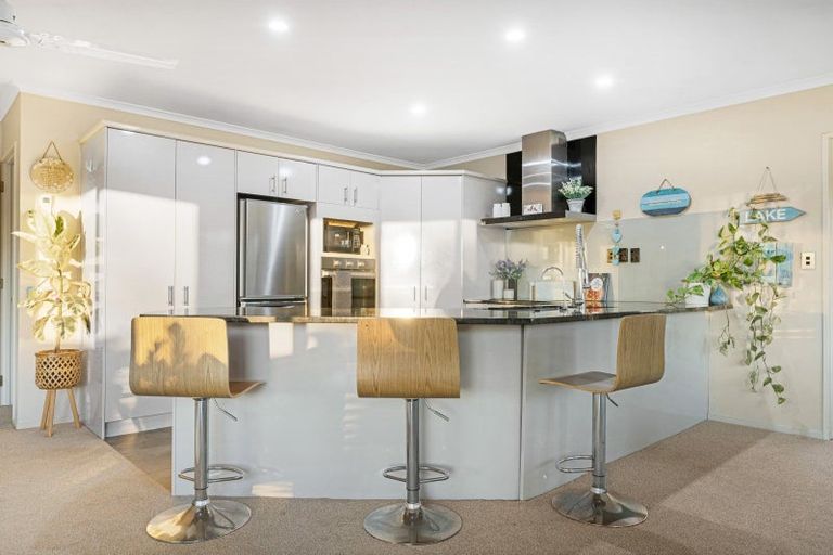 Photo of property in 32 Starlight Cove, Hobsonville, Auckland, 0618