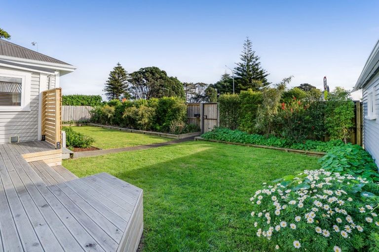 Photo of property in 147 Tasman Street, Opunake, 4616