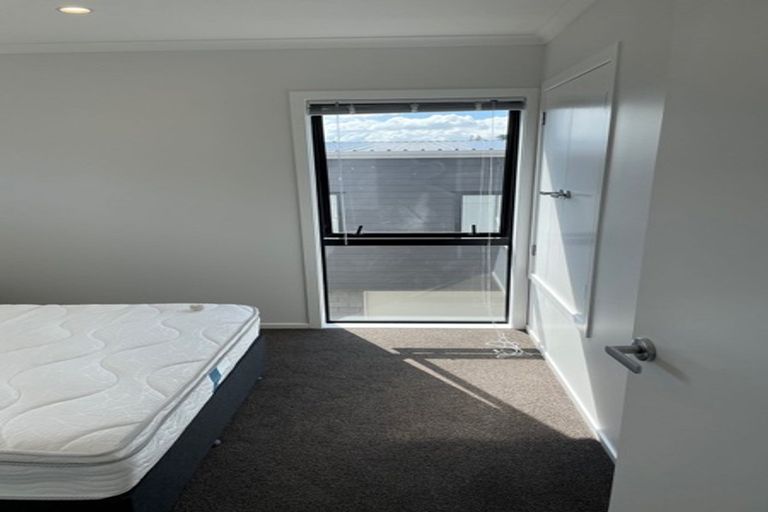 Photo of property in 2/20 Marama Street, Castor Bay, Auckland, 0620