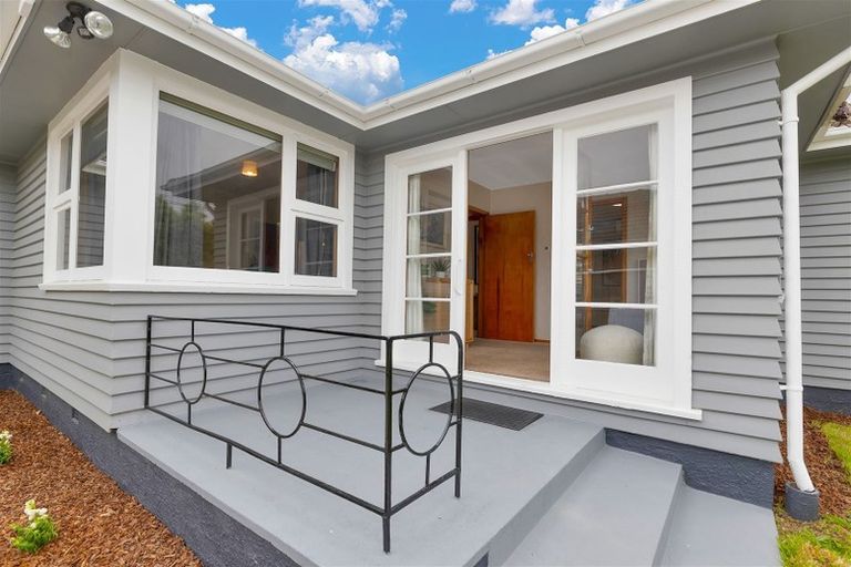 Photo of property in 8 Manor Place, Bryndwr, Christchurch, 8053