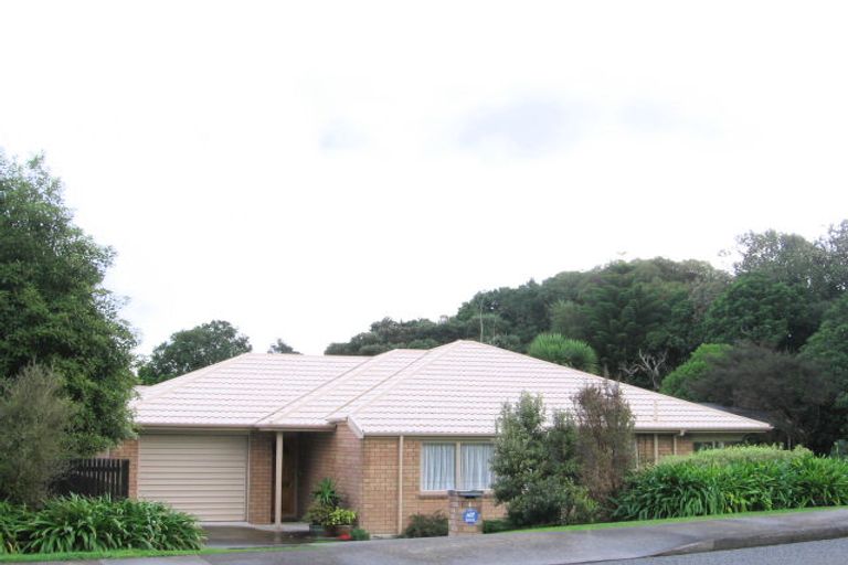 Photo of property in 4 Kaikomako Road, Waikanae, 5036