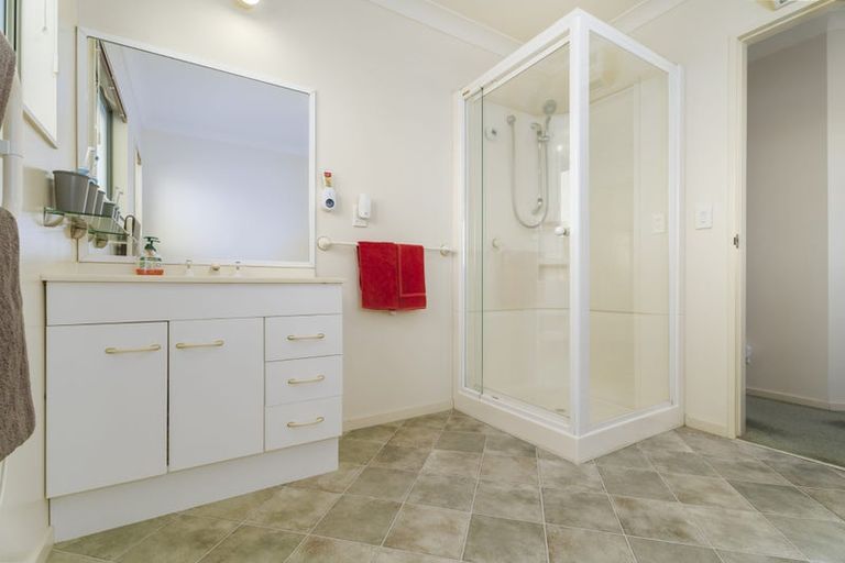 Photo of property in 5 Radstock Grove, Churton Park, Wellington, 6037