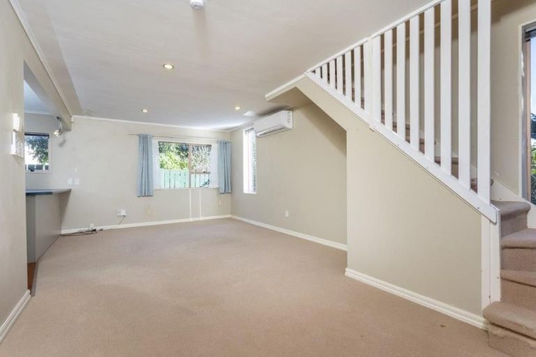 Photo of property in 4/90 Lynwood Road, New Lynn, Auckland, 0600