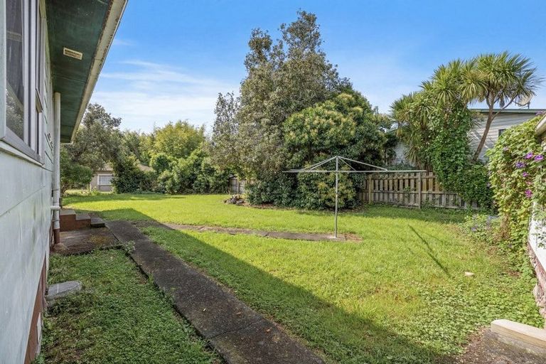 Photo of property in 9 Ascot Avenue, Henderson, Auckland, 0610