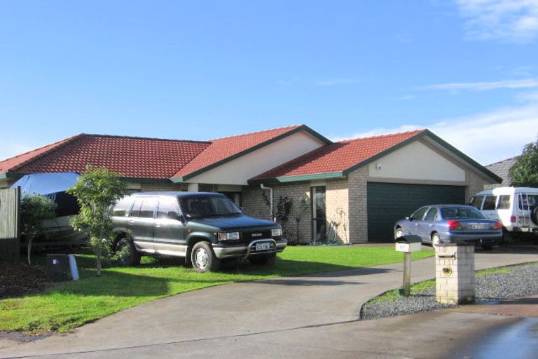 Photo of property in 17 Magee Place, East Tamaki Heights, Auckland, 2016