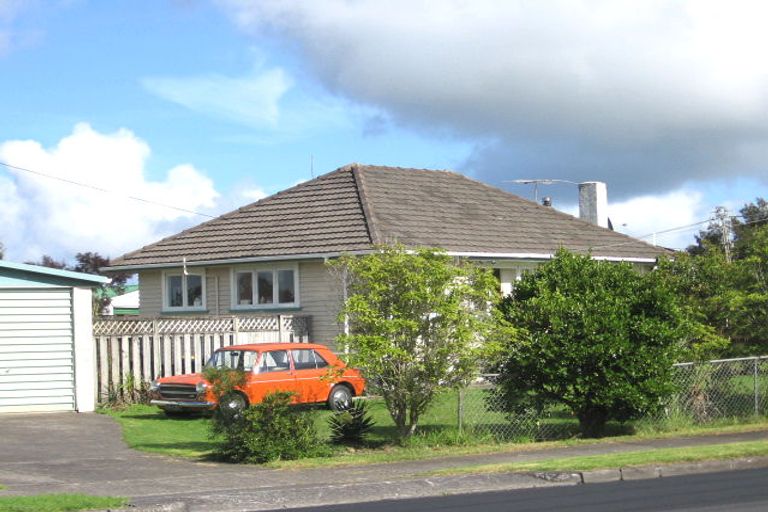Photo of property in 692 Te Atatu Road, Te Atatu Peninsula, Auckland, 0610
