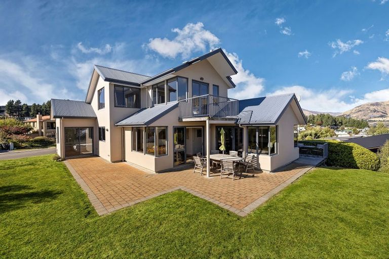 Photo of property in 74 Kings Drive, Wanaka, 9305