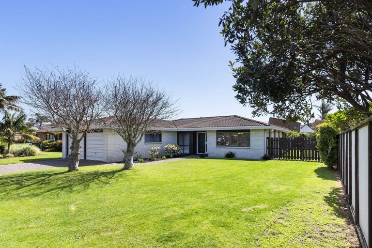 Photo of property in 34 Vivian Wilson Drive, Eastern Beach, Auckland, 2012