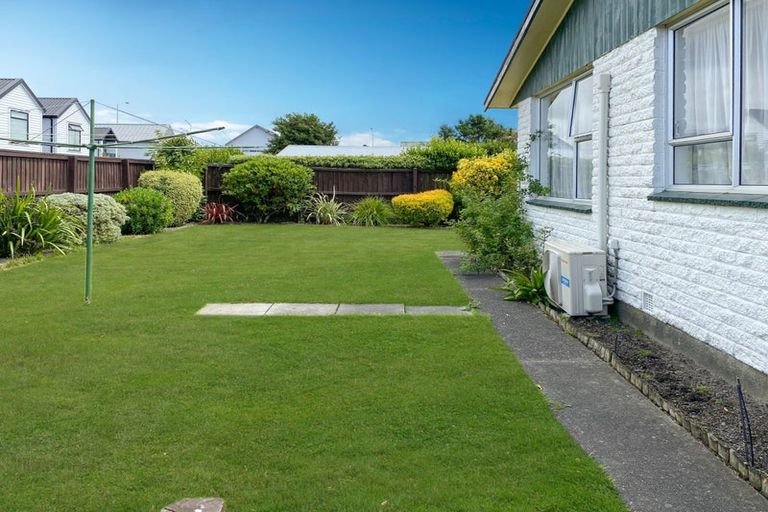 Photo of property in 2/329 Hendersons Road, Hoon Hay, Christchurch, 8025