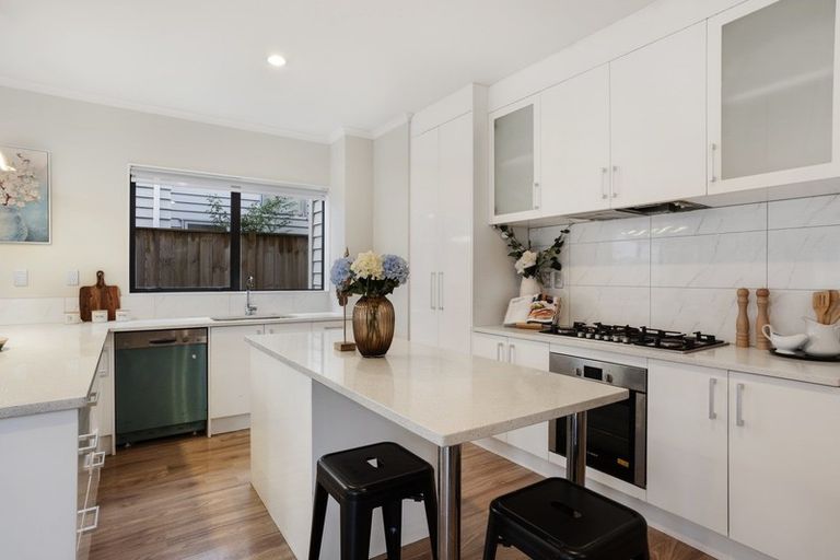 Photo of property in 11 Evelina Lane, Flat Bush, Auckland, 2019