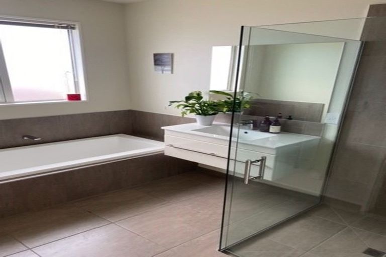 Photo of property in 52 Huntingdon Drive, Rangiora, 7400