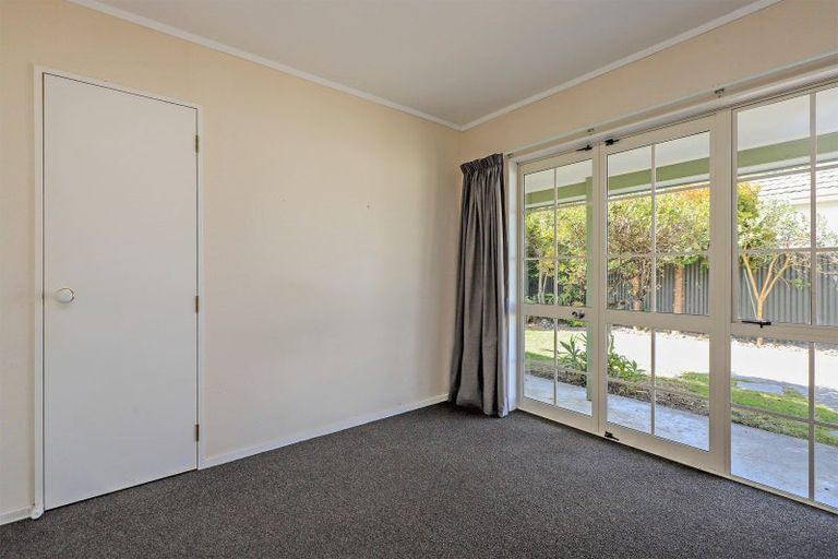 Photo of property in 6 Howard Road, Taradale, Napier, 4112