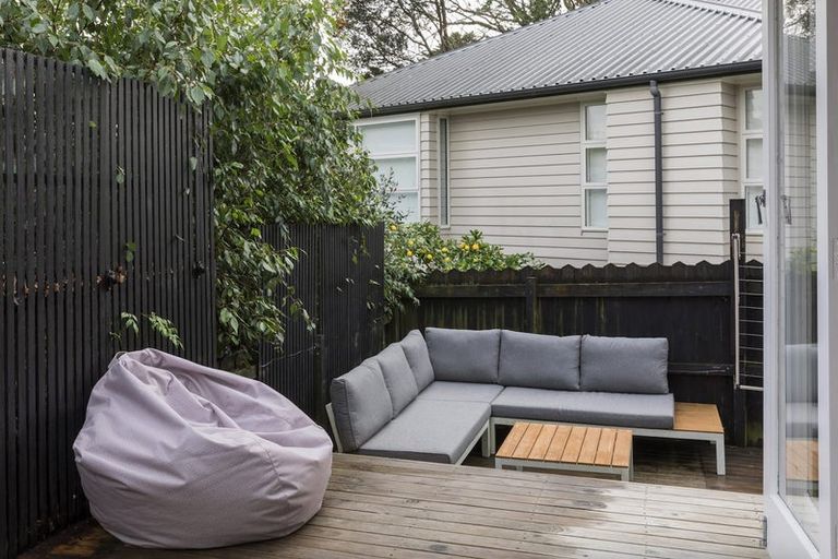 Photo of property in 42b Sherwood Avenue, Te Atatu South, Auckland, 0610