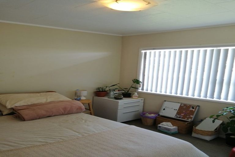 Photo of property in 41 Meadowood Drive, Unsworth Heights, Auckland, 0632