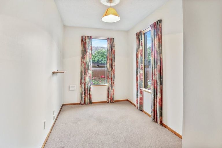 Photo of property in 87 Hawthornden Road, Avonhead, Christchurch, 8042