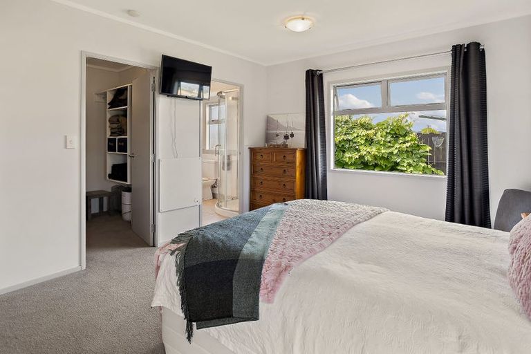 Photo of property in 12 Redwings Close, Whitianga, 3510