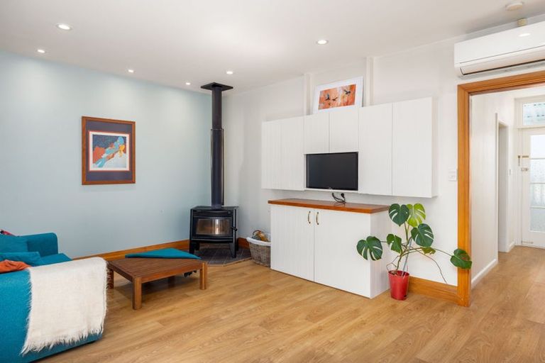 Photo of property in 4 Ripon Street, Lyttelton, 8082