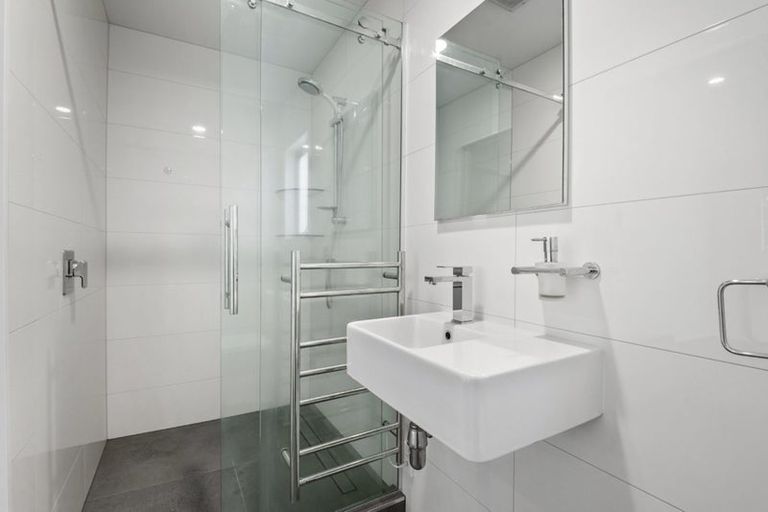 Photo of property in 34a Riserra Drive, Ranui, Auckland, 0612