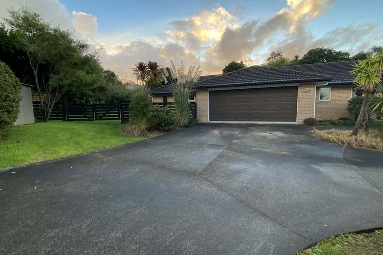 Photo of property in 24 Gavinike Place, Waimauku, 0812