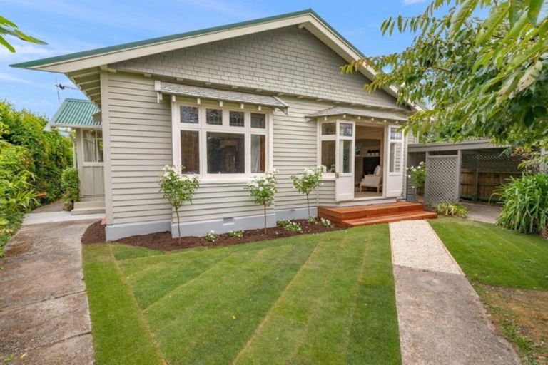Photo of property in 96 Saint Martins Road, Saint Martins, Christchurch, 8022