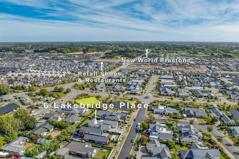 Photo of property in 6 Lakebridge Place, Parklands, Christchurch, 8083
