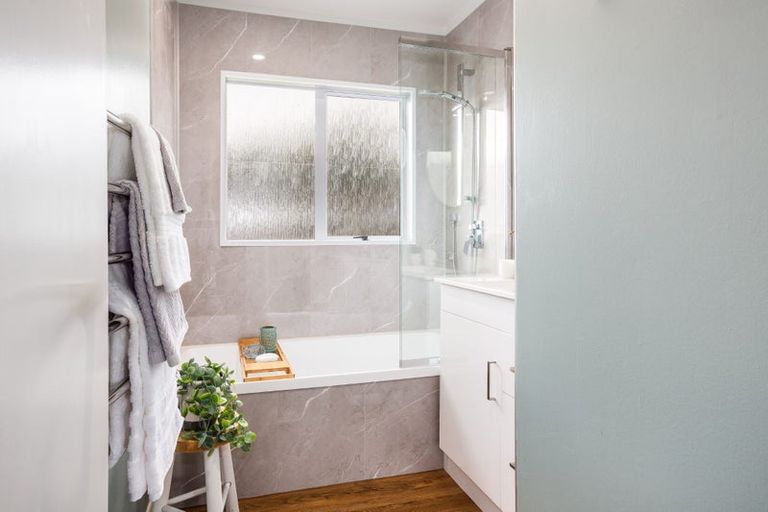 Photo of property in 10 Grimsby Grove, Wainuiomata, Lower Hutt, 5014