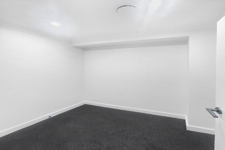 Photo of property in 39 Parkwood Avenue, Westgate, Auckland, 0614