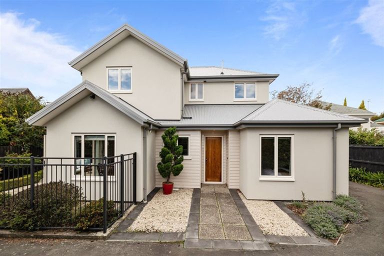 Photo of property in 16 Hanover Place, Ilam, Christchurch, 8041