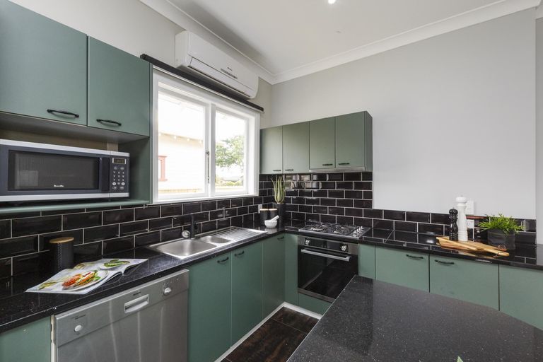 Photo of property in 40 Florence Avenue, Palmerston North, 4414