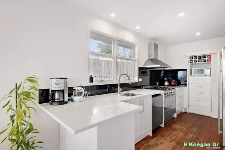 Photo of property in 9 Keegan Drive, Massey, Auckland, 0614
