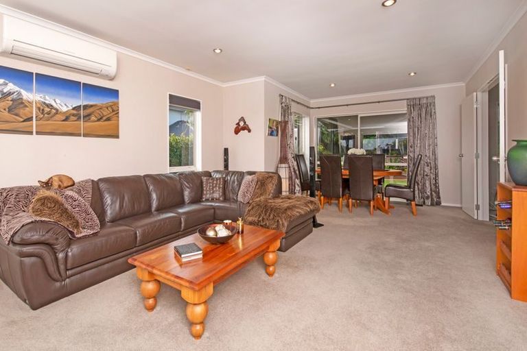 Photo of property in 8 Moycullien Lane, East Tamaki Heights, Auckland, 2016