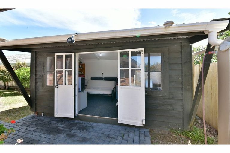 Photo of property in 110 Lakeside Drive, Orewa, 0931