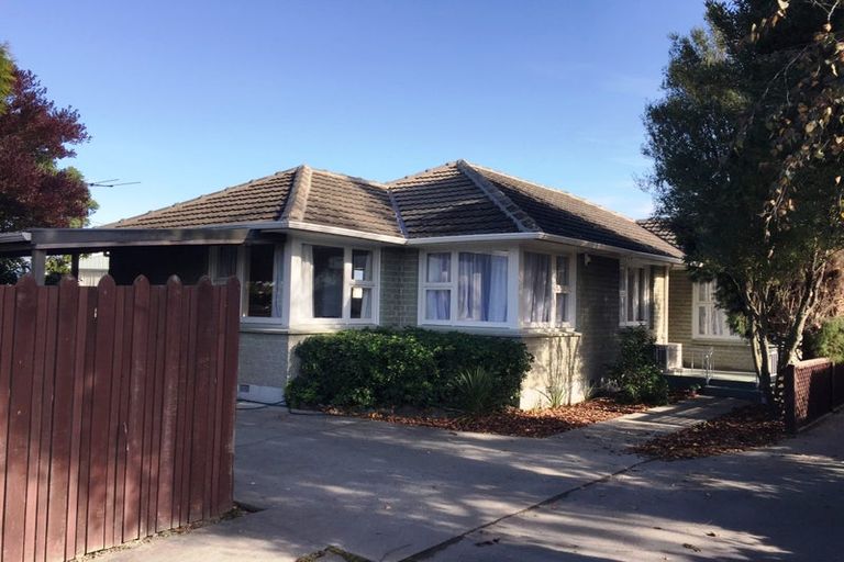 Photo of property in 2/211 Withells Road, Avonhead, Christchurch, 8042