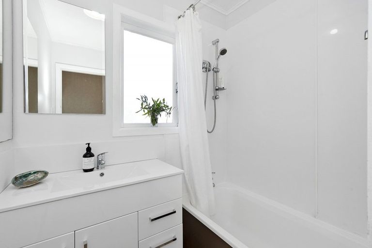 Photo of property in 10 Poaka Avenue, Dinsdale, Hamilton, 3204