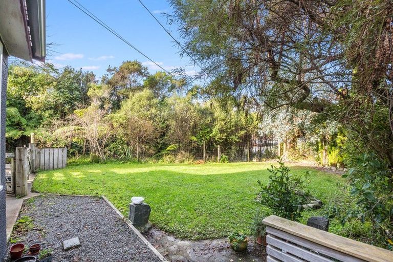 Photo of property in 83 Bird Grove, Stokes Valley, Lower Hutt, 5019