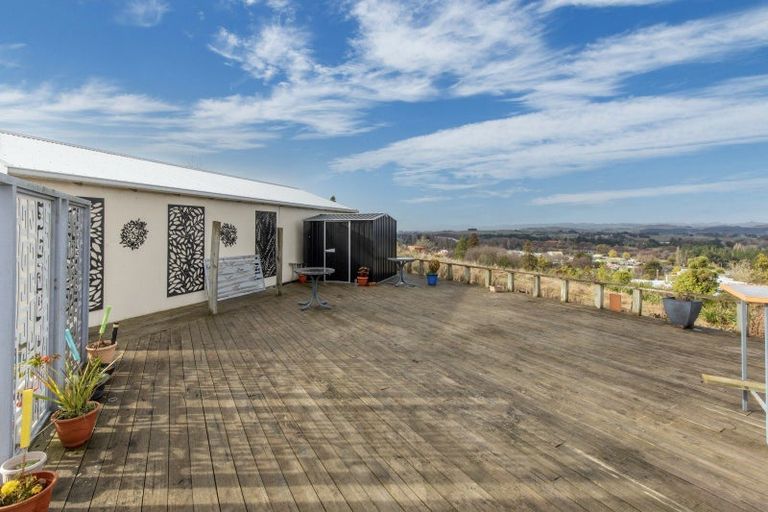 Photo of property in 33 Abbotsford Road, Waipawa, 4210