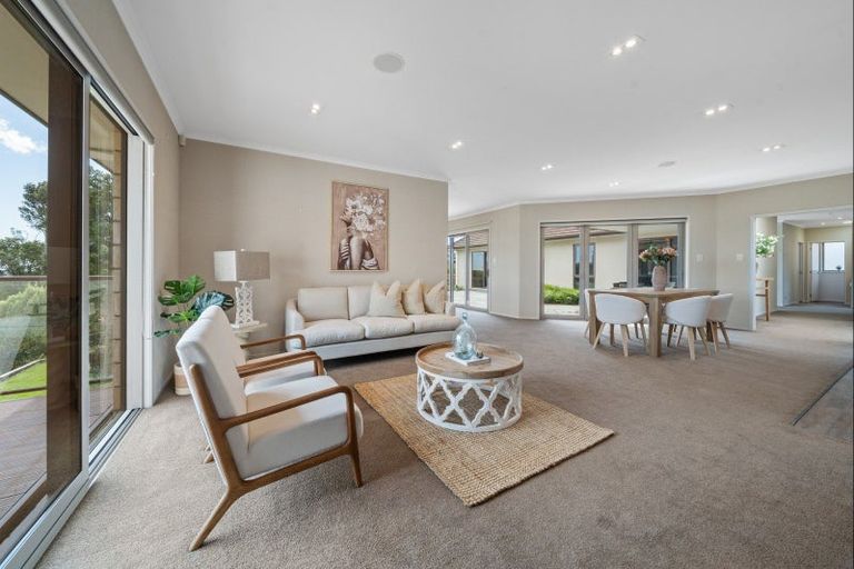 Photo of property in 5b Tupuhi Place, Highlands Park, New Plymouth, 4312