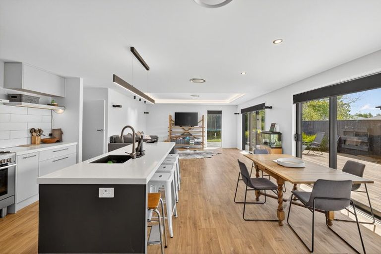 Photo of property in 11 Whitburn Avenue, Halswell, Christchurch, 8025