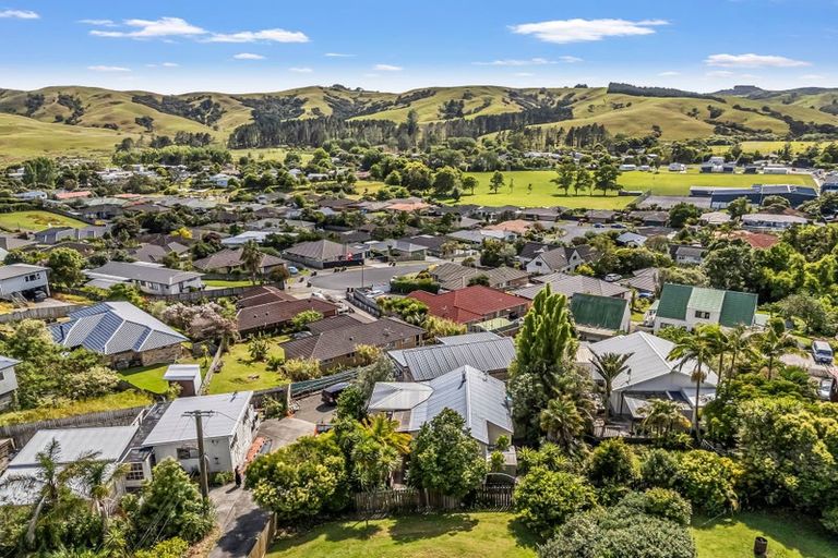 Photo of property in 6 Rautawhiri Road, Helensville, 0800